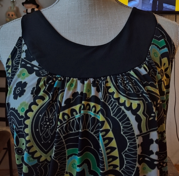 Floral Patterned Sleeveless Top Y2K Plus - Picture 2 of 6